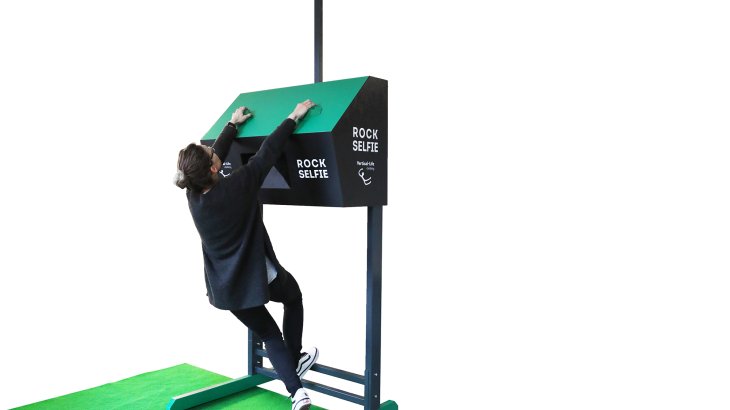 EN-Vertical-Life Rock Selfie Outdoor Gold Winner ISPO Award 2018