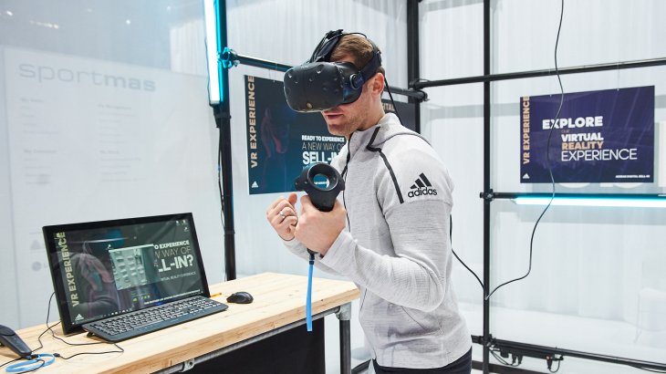EN-Manuel Neue VR brille ispo digitize ispo_munich_2018_jf_2261.jpg