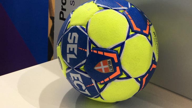 Of course, ISPO Award is presenting it's products as well during ISPO Beijing 2018. Product of the year in the segment Team & Social Sports went to the Maxi Grip Handball of Select. Of course, ISPO Award is presenting it's products as well during ISPO Beijing 2018. Product of the year in the segment Team & Social Sports went to the Maxi Grip Handball of Select.