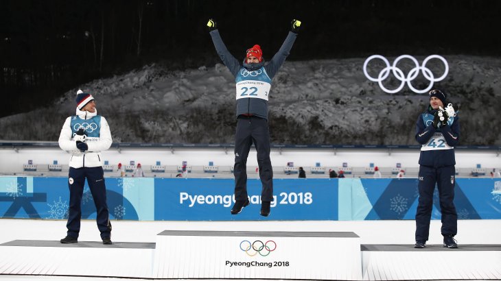 Quelle: Imago Absolute Überraschung im Biathlon-spirnt der Herren. Arnd Peiffer aus Niedersachsen springt auf das oberste „Stockerl". Michal Krcmar aus Tschechien wird Zweiter und der Italiener Dominik Windisch Dritter.