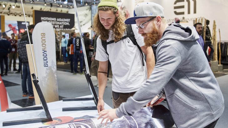 Die ISPO Munich widmet dem Snowboarden die Focus-Area „Welcome to Snowsports!“, die alle wichtigen Technologien und Innovationen präsentiert – ein offener Treffpunkt mit Lounge für die gesamte Branche, in dem Händler, Hersteller, Profis und Influencer zusammenfinden. Die ISPO Munich widmet dem Snowboarden die Focus-Area „Welcome to Snowsports!“, die alle wichtigen Technologien und Innovationen präsentiert – ein offener Treffpunkt mit Lounge für die gesamte Branche, in dem Händler, Hersteller, Profis und Influencer zusammenfinden.