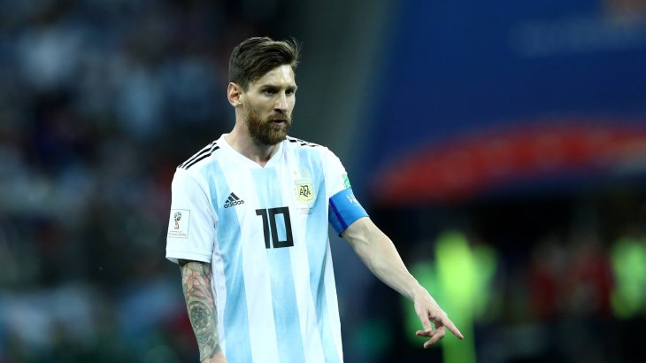 Quelle: Imago Lionel Messi ist die Nummer zwei im Fußball – mit Ausnahme von Twitter. Denn da hat der Argentinier keinen Account. Fast 93 Millionen Menschen folgen Messi auf Instagram, fast 90 Millionen sind es auf Facebook. Zahlen, die natürlich auch seinen Sponsoren wie Adidas gefallen und dem Konto von Messi gut tun. Es sind aber auch die privaten Fotos von seiner Familie, die Lionel Messi zum zweitwichtigsten Social-Media-Star nach Cristiano Ronaldo machen.