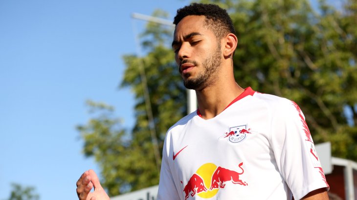 Quelle: Imago Keine Überraschung: Bei RB Leipzig prangen die beiden Stiere des österreichischen Getränkeherstellers Red Bull.