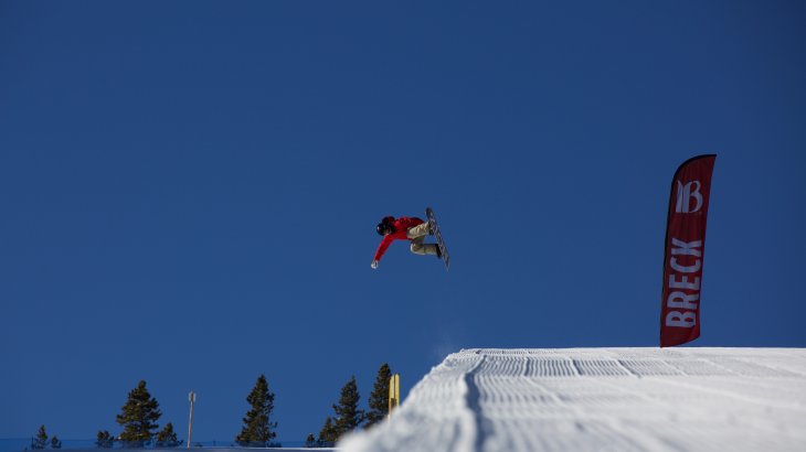 In Breckenridge, Colorado, you'll meet the best snowboarders and freeskiers in the world who practice their tricks for contests in perfectly shaped parks. But even beginners will find the best conditions in the snowparks in "Breck", because they can start small.