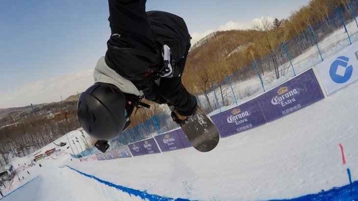 Credit: Yabuli Ski Resort In 2016 the Yabuli Sun Mountain in China was the venue of the Snowboard World Championship. The largest ski area in the country has a fun park consisting of a slopestyle area and a superpipe. All Chinese national winter sports teams train there. The northern location of Yabuli ensures snow from the beginning of November to the end of April.