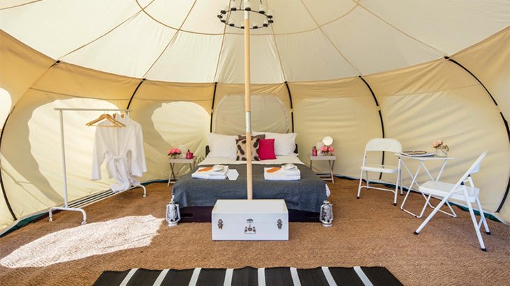 Glamping Zelt für 2 Personen von innen Glamping Zelt für 2 Personen von innen