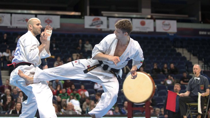 Das in Japan so populäre Karate wird ein Intermezzo geben - mit insgesamt 8 Medaillenentscheidungen. Ob Karate jedoch längerfristig Olympia-Disziplin bleibt, steht noch nicht fest. Das in Japan so populäre Karate wird ein Intermezzo geben - mit insgesamt 8 Medaillenentscheidungen. Ob Karate jedoch längerfristig Olympia-Disziplin bleibt, steht noch nicht fest.