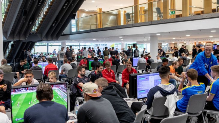 ES_COM: Das größte FIFA Turnier Das FIFA 19 Turnier auf der ES_COM