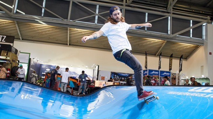 Skateboardin at the Longboard Embassy at ISPO Munich 2020