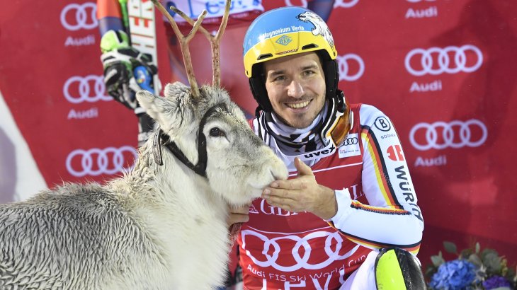 More and more successes followed: in the end he eked out 13 individual World Cup victories. For a victory in Levi, Neureuther traditionally receives a reindeer, which he christens Matti.