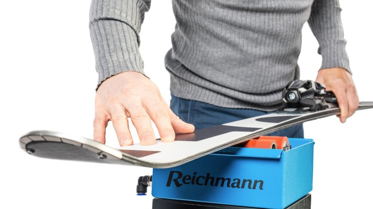 Application of the GigaGlide gliding fluid with the Reichmann Glide Master Application of the GigaGlide gliding fluid with the Reichmann Glide Master
