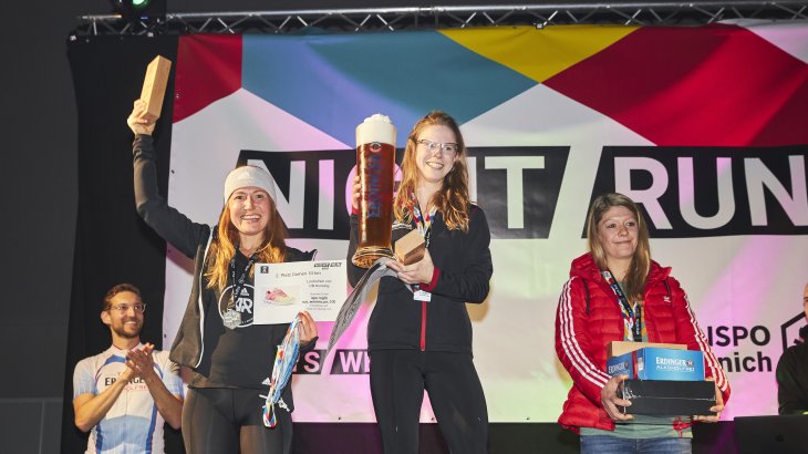 Die besten Frauen über 10 km: Juliane Wiedeburg (M.), Manuela Dietzinger (l.) und Tina Moritz (r.)