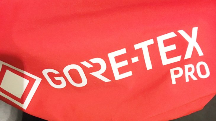 Gewicht GORE-TEX PRO Jacke in Größe L