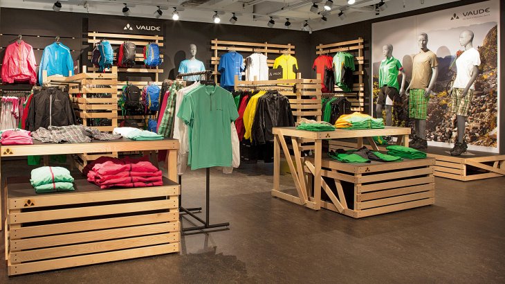 mb-151130-2013_Imagebilder_VAUDE_Stores_03 Blick in einen Vaude-Store.