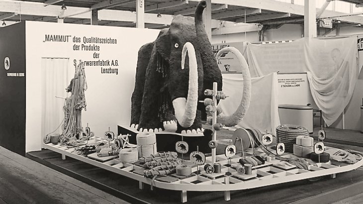 mb-151128-Zeitachse_1943 Historischer Mammut-Messestand.