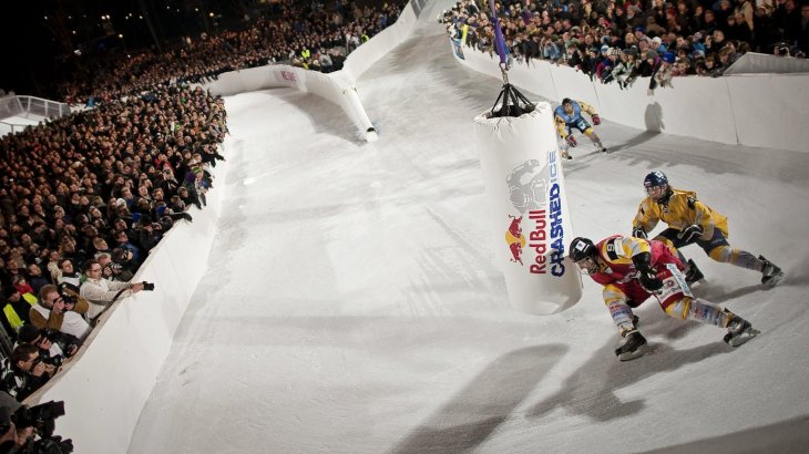 mb-160107-Redbull_Crashed_Ice_180_Kurve Red Bull Crashed Ice 180 Grad Kurve