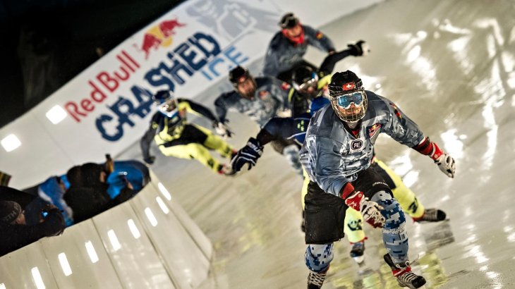 mb-Red_Bull_Rennlaeufer_Nahaufnahme Red Bull Crashed Ice Rennläufer