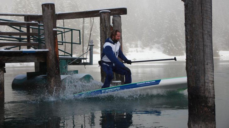 mb-sup_sprung_ins_wasser3 ...und auch die Landung wird sicher gestanden