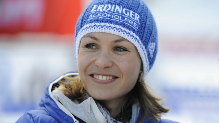 mb-Ruhpolding_Neuner Magdalena Neuner ist seit dieser Saison ARD-Expertin und an der Seite von Moderator Michael Antwerpes zu sehen.