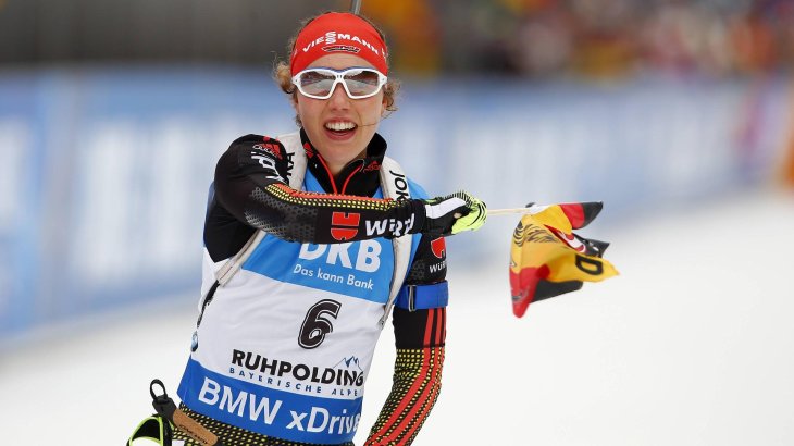 mb-Dahlmeier-Zieleinlauf_2 Biathletin Laura Dahlmeier auf den letzten Metern zum Sieg