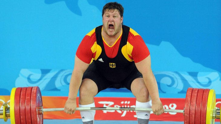 mb-Steiner_Sieg Der dritte Versuch über 258 Kilogramm: Danach ist Steiner Weltmeister.
