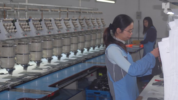 mb-en-KTC-Maschine KTC workers are older than the average worker in an apparel factory - and thus more experienced.
