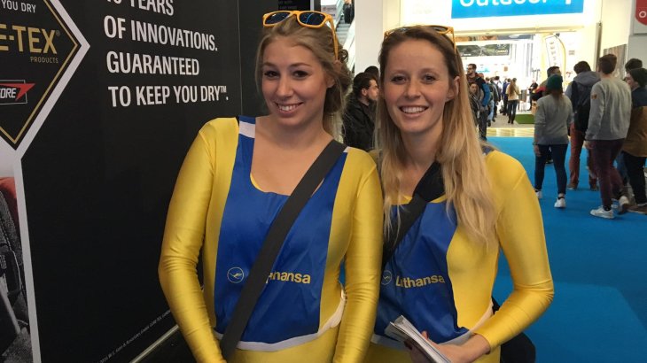 mb-ISPO-Besucher-3 Menschen auf der ISPO MUNICH 2016