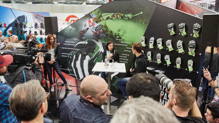 mb-Anna-Fenninger-2 Anna Fenninger besuchte den Reusch-Stand auf der ISPO MUNICH 2016