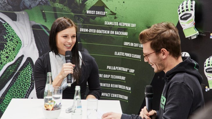 mb-Anna-Fenninger-3 Anna Fenninger besuchte den Reusch-Stand auf der ISPO MUNICH 2016