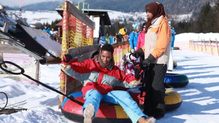 mb-Schiffelmann_7 Spaß im Schnee: die Jugendlichen testen alle Schneesport-Aktivitäten in Reit im Winkl aus.