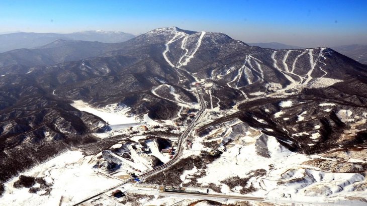 mb-Yabuli-8 Weltmeisterliche Rahmenbedingungen: das Wintersportzentrum Yabuli im Nordosten Chinas.