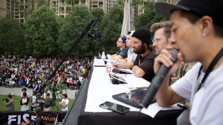 mb-en-FISE-7 At each event a critical jury is rating every starter.