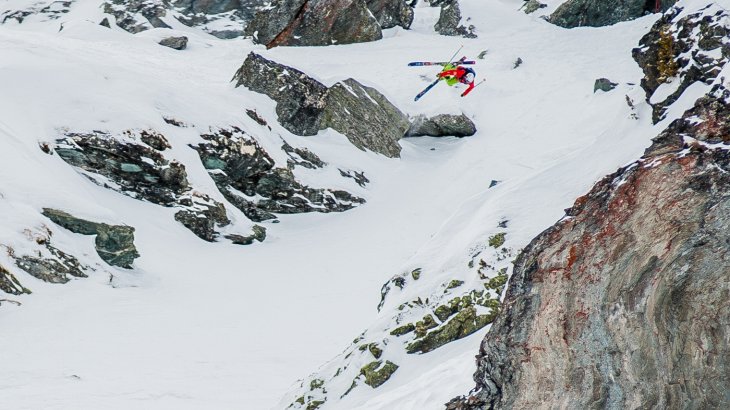 mb-FWT-10 Freeriding ist nicht nur ein Wettkampf, es ist ein Lebensgefühl, welches die Rider in den steilen Abhängen ausleben. Kein Hang ist zu steil kein Drop zu tief.