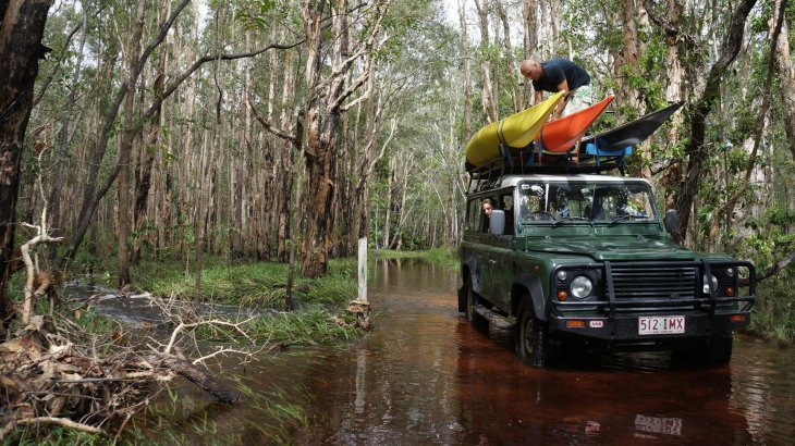 mb-160503-Aussie 2013 1434 Nigel Foster at a kayak-trip in the Noosa Everglades near Brisbane.