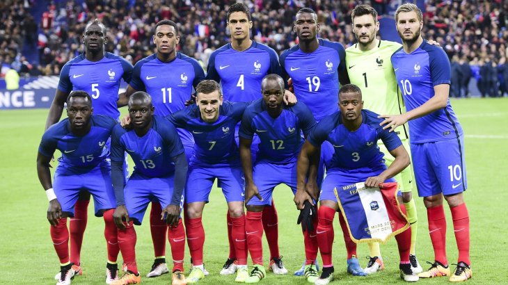 mb-EM-Trikot-3 Der Gastgeber aus Frankreich empfängt seine Gegner in blauen Trikots von Nike.
