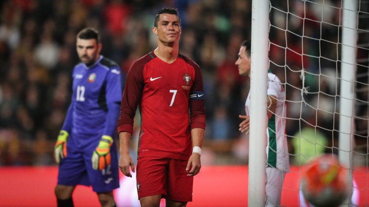mb-EM-Trikot-8 Seine glücklichsten Momente erlebte Cristiano Ronaldo mit dem portugiesischen Nationalteam bislang nicht.