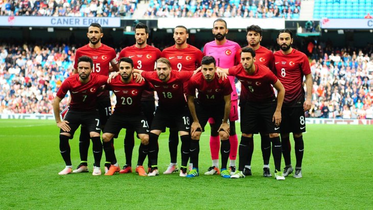 mb-EM-Trikot-16 Die Türkei trägt beim Turnier in Frankreich schicke Trikots von Nike.
