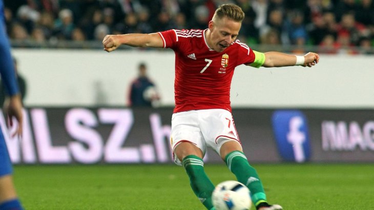 mb-EM-Trikot-19 Die Adidas-Trikots von Ungarn sind in den Nationalfarben gehalten: Rot, weiß, grün.