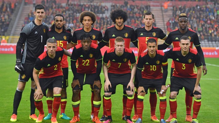 mb-EM-Trikot-24 Alle Nationalfarben vertreten: Belgien hat sich ein farbenfrohes EM-Trikot designen lassen.