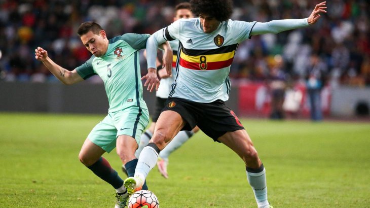 mb-Belgien-EM-Trikot Die Belgier haben von Adidas die Nationalflagge aufs Auswärtstrikot bekommen.