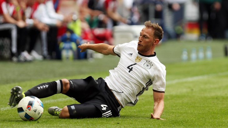 mb-em-fussballschuhe-3 Benedikt Höwedes grätscht bei der EM mit dem Ace 16.1 Primeknit von Adidas (250 Euro).