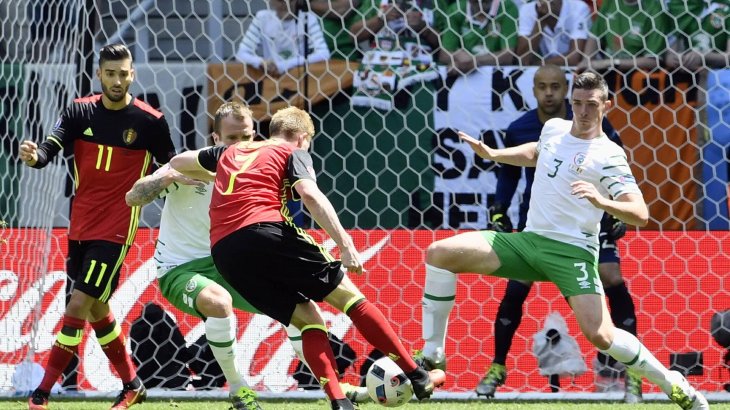 mb-em-trikot-irland-away Auch die irischen Auswärtstrikots sind vor allem weiß und grün.