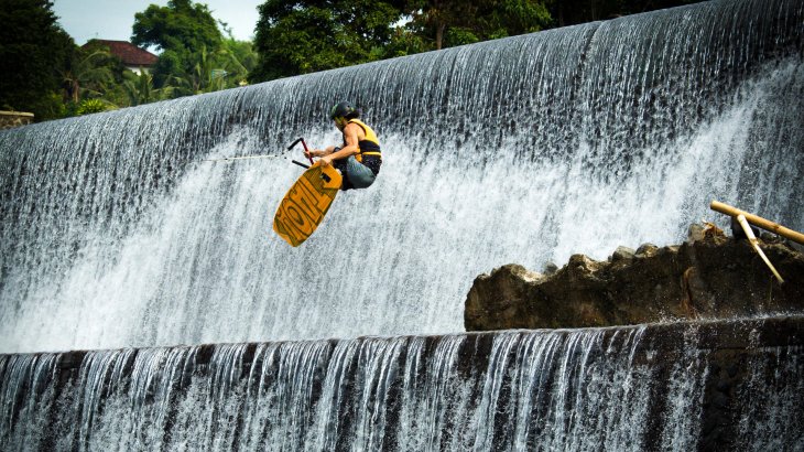 mb-Daniel-Grant-Contest-Wakeboard Dreamy views in the adopted country of the native Brit: Daniel Grant lives int he middle of Thailand.