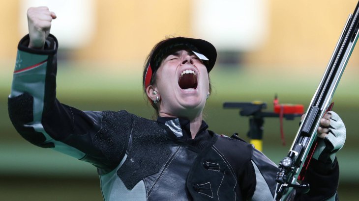 mb-Olympia-3 „Ich bin etwas extrovertiert“: Barbara Engleder lässt der Freude nach Olympia-Gold freien Lauf.