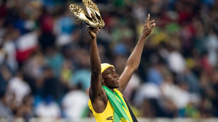 mb-usain-bolt-schuhe-puma In goldenen Puma-Schuhen siegt Usain Bolt über 100 Meter – und setzt seinen Ausrüster anschließend gut in Szene.