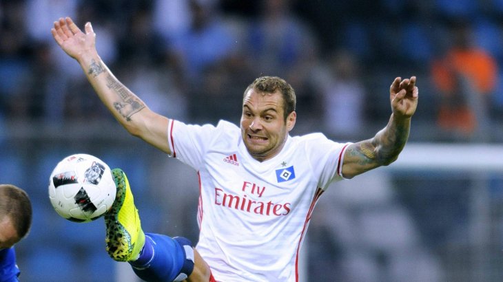 mb-en-trikot-hamburger-sv-lasogga Airline Emirates wants to stay jersey sponsor to Hamburger SV until 2019. Costs: 7.5 million euros per year.