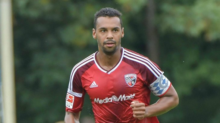 mb-en-trikot-fc-ingolstadt-matip It doesn’t get much cheaper in the Bundesliga: Media Markt advertises as the main sponsor of FC Ingolstadt for around 2 million euros.