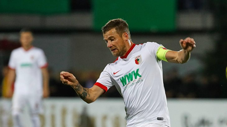 mb-en-trikot-fc-augsburg-baier Comparatively cheap is the front of FC Augsburg. WWK is committing around 4 million euros.