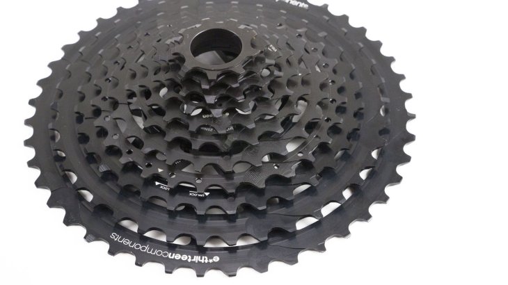 mb-Schaltblatt-Trends-2017 TRS RACE KASSETTE von E13: Zweiteilige, extrem leichte Kassette aus Aluminium und Stahl mit 511% Übersetzung. Kompatibel zu Shimano und SRAM 11-fach Schaltungen.