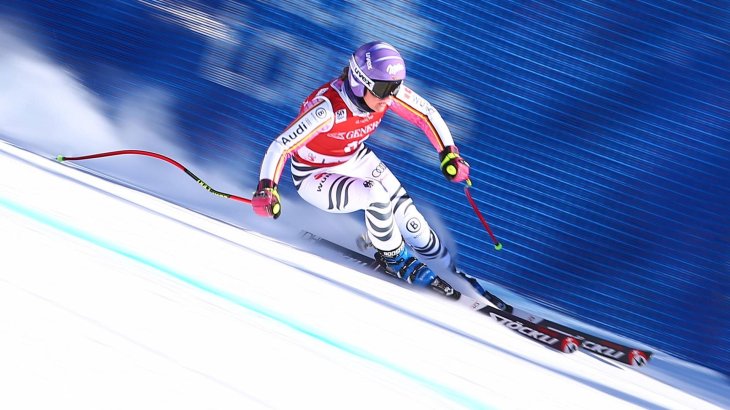 mb-161201-viktoria-rebensburg-stoeckli-laser-sg-abfahrt Deutschlands Ski-Ass Viktoria Rebensburg fährt auf Stöckli Laser ab.